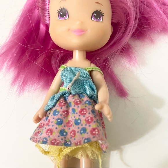 Hasbro Strawberry Shortcake Raspberry Tart 6" Doll Pink Hair Doll - Picture 3 of 15